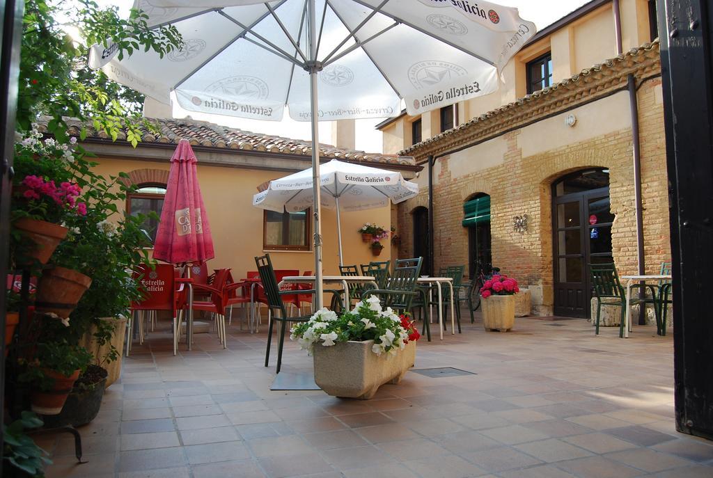 El Meson De Castrojeriz Otel Dış mekan fotoğraf
